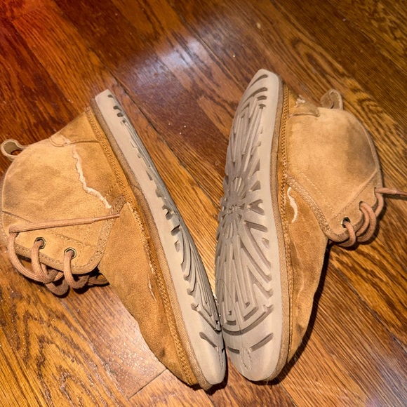 UGG women’s Neumel Leather Shoes Chukka Bootie in color Chestnut size 8 - Picture 5 of 10